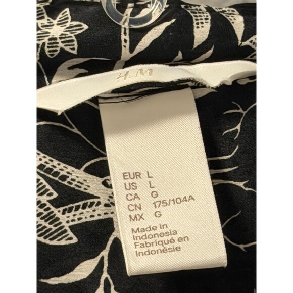 H&M Floral Black White Long Sleeve Blouse Polyester Botanical Print Sz L - Picture 2 of 12